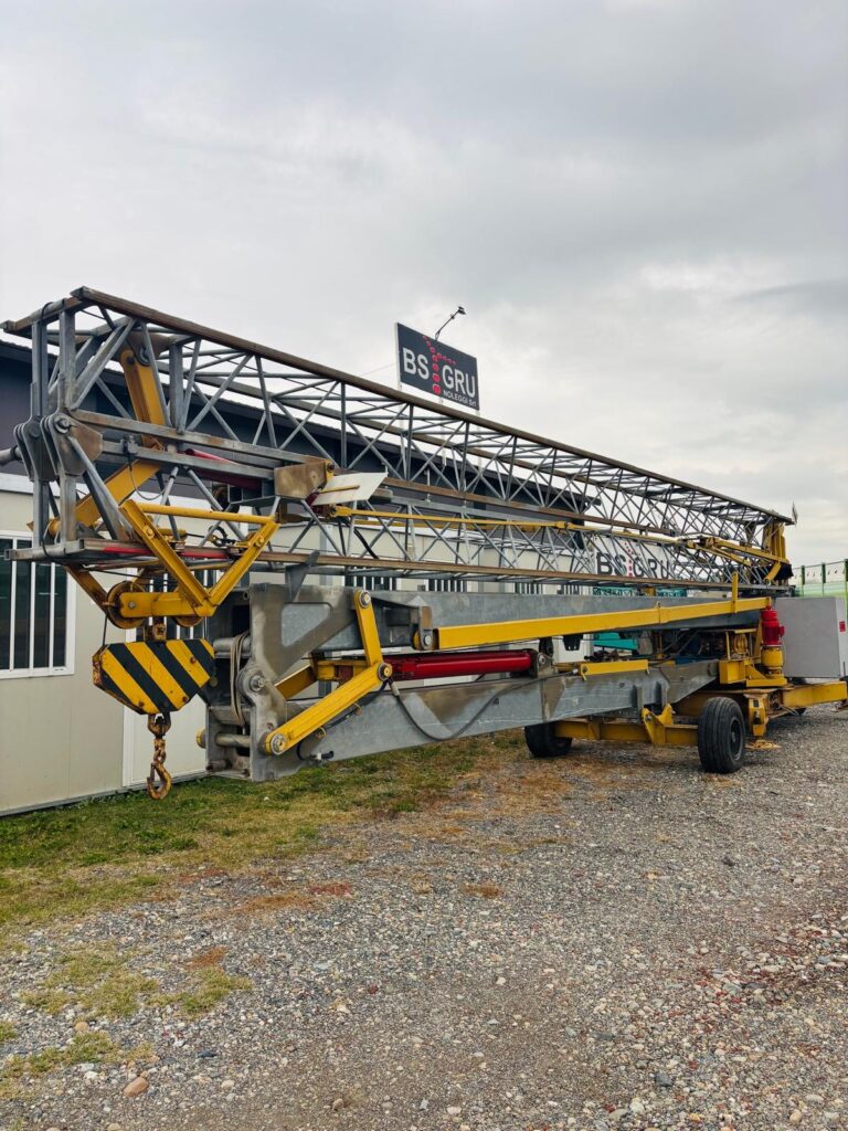 vendo gru usata FMGRU Modello: FM724ì Anno: 1998